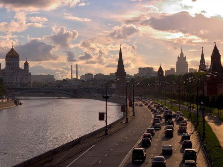 Для чего нужна аренда автомобиля с водителем по Москве?