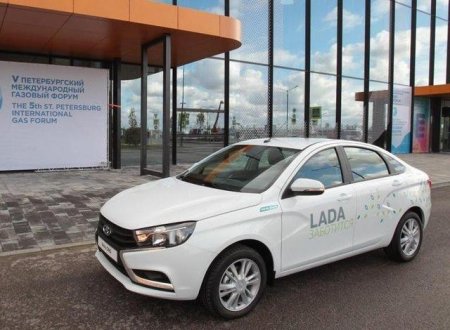 АвтоВАЗ представил двухтопливную Lada Vesta
